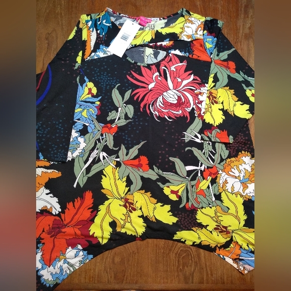 *HOST PICK* NWT Sunny Leigh Size 1X Brightly Coloured Pullover Shirt, Sh… - Picture 10 of 10